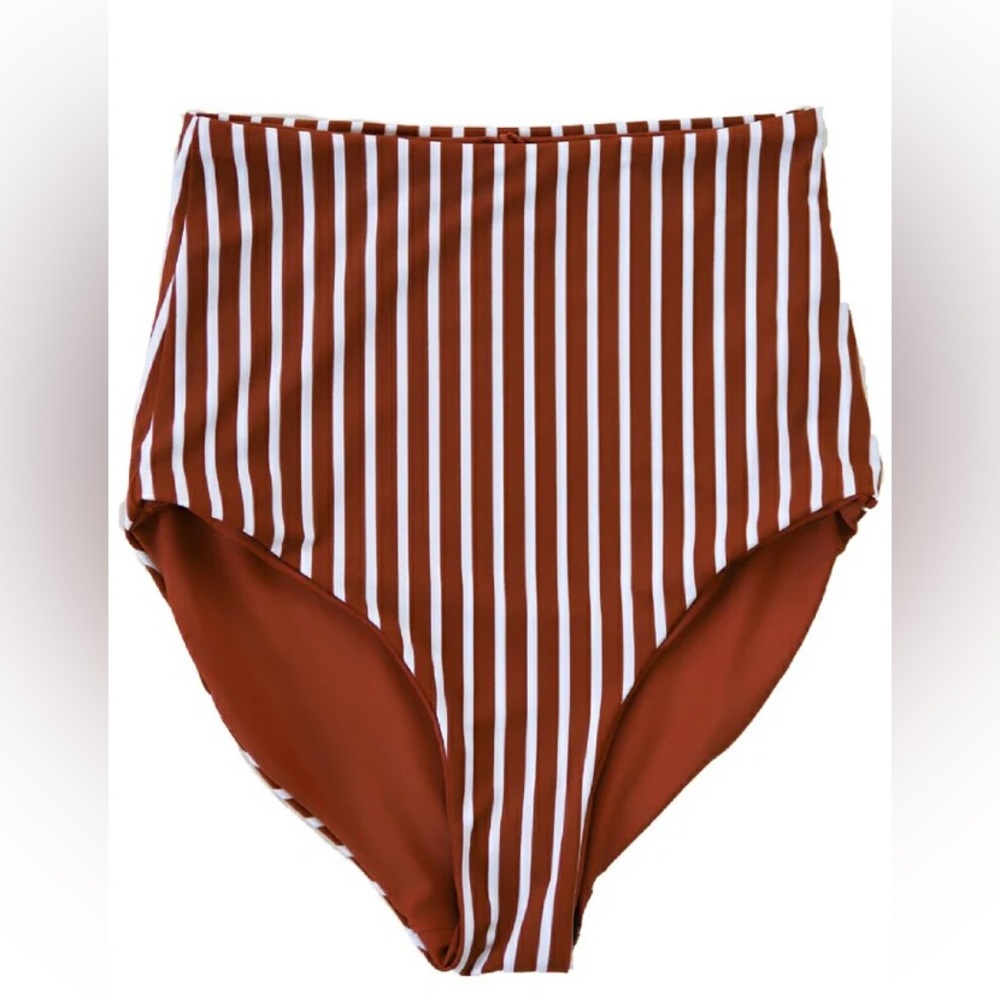 Brand new never worn, Coral Reef reversible swimsuit bottom size L